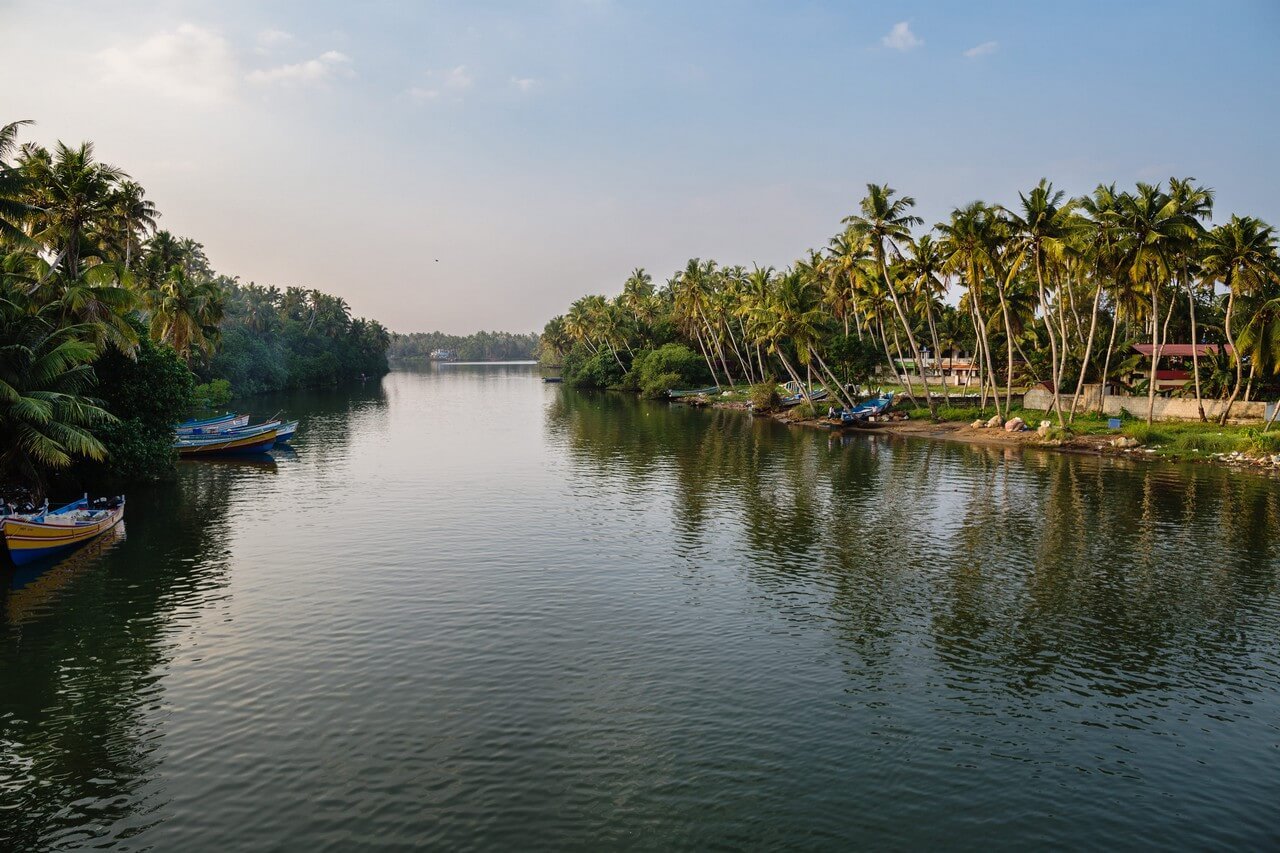 Kerala Backwaters Travel Guide-BANNER