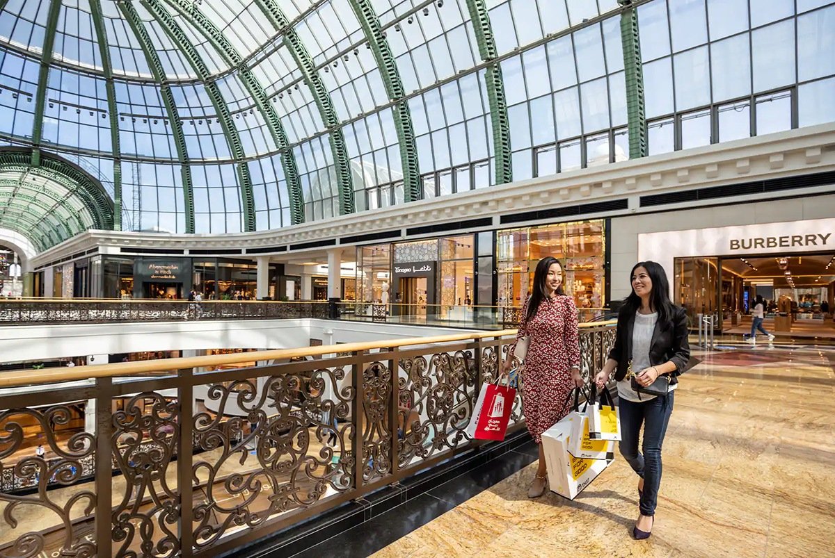 Dubai Shopping Guide - Best Malls, Markets & Souvenirs