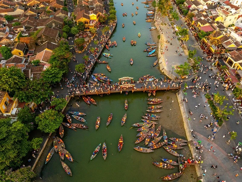 Vietnam Floating Market Tour